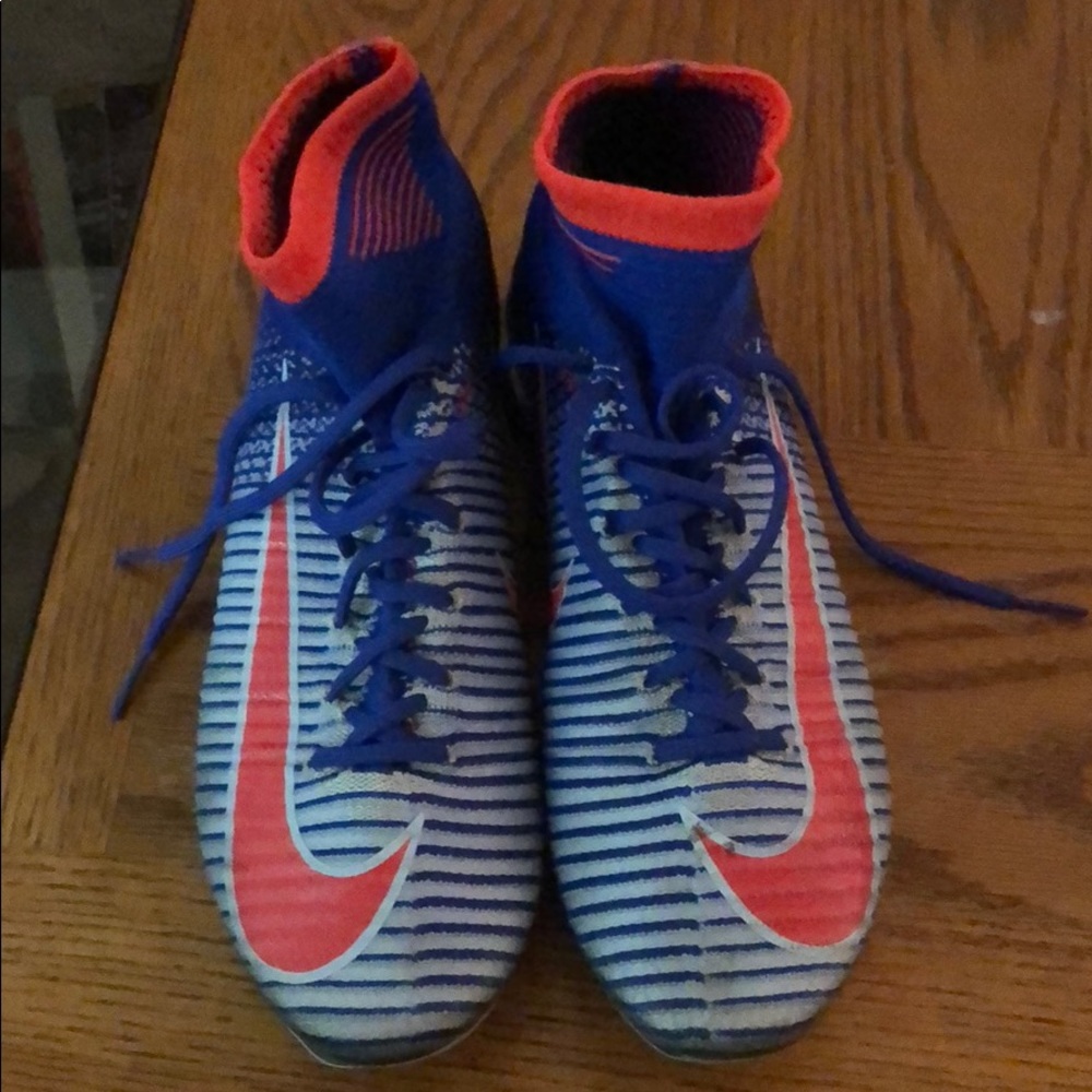 Soccer cleats